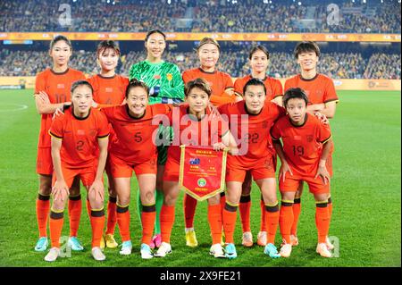 Adelaide, Australien. 31. Mai 2024. Starterspieler aus China stellen sich für Fotos vor einem Freundschaftsspiel zwischen China und Australien in Adelaide, Australien, am 31. Mai 2024 an. Quelle: Zhang Jianhua/Xinhua/Alamy Live News Stockfoto