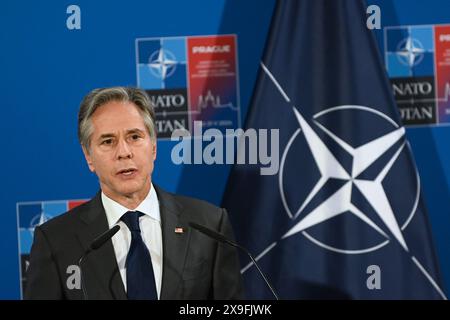 Prag, Tschechische Republik. 31. Mai 2024. US-Außenminister Antony Blinken spricht nach dem informellen Treffen der NATO-Außenminister in Prag vor den Medien. In Prag fand ein informelles Treffen der Außenminister der NATO statt. Es ist das letzte Treffen auf hoher Ebene vor dem Gipfel in Washington im Juli. Die Minister erörtern hauptsächlich die politische Unterstützung für die Waffenbeschränkungen der Ukraine und der Ukraine. Quelle: SOPA Images Limited/Alamy Live News Stockfoto