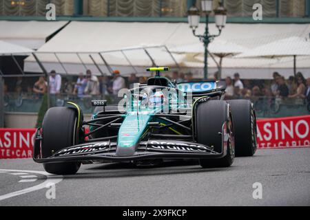 Montecarlo, Monaco. 24. Mai 2024. Fernando Alonso aus Spanien fuhr das (14) Aston Martin Aramco Cognizant F1 Team AMR24 Mercedes während des GP Monaco, Formel 1, auf dem Circuit de Monaco. Quelle: Alessio Morgese / Emage / Alamy Live News Stockfoto