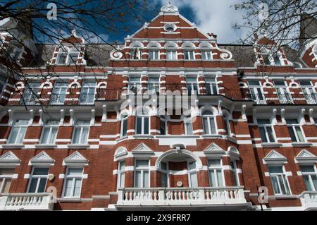 Appartementblock von Herrenhäusern, St John's Wood, London Stockfoto