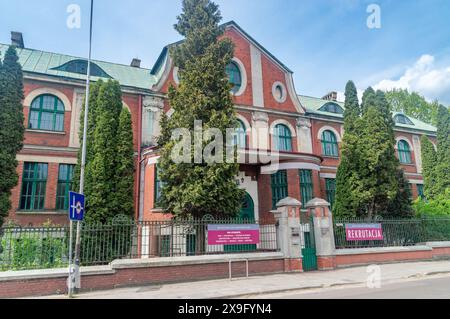 Lodz, Polen - 14. April 2024: Höhere Schule für Kunst und Design. Stockfoto