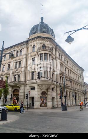 Lodz, Polen - 14. April 2024: Karol Scheiblers Mietshaus. Stockfoto