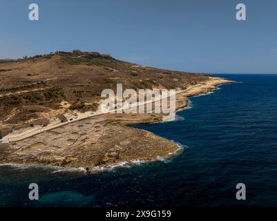 Berühmte touristische Attraktion auf der Insel Gozo die Salzpfannen in der Bucht von Xwejni, Xwejni, Gozo Insel ein Teil der Malta Inseln. Stockfoto