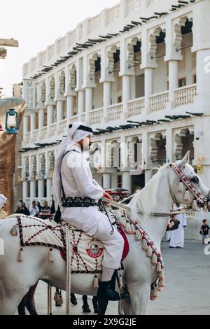 Doha, Katar – 1. Mai 2024: Die Polizei in Doha, Katar Stockfoto