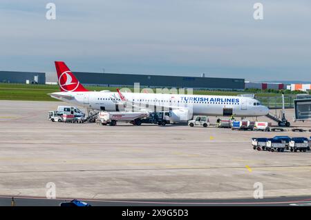 Hannover, Deutschland - 27. April 2024: Airbus A321-271NX von Turkish Airlines. Stockfoto