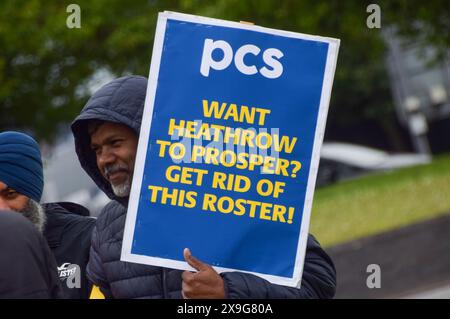 London, England, Großbritannien. 31. Mai 2024. Mitglieder der PCS (Public and Commercial Services union) stehen auf dem Streik in der Nähe des Flughafens Heathrow, als Grenzstreitkräfte einen dreitägigen Streik beginnen. (Kreditbild: © Vuk Valcic/ZUMA Press Wire) NUR REDAKTIONELLE VERWENDUNG! Nicht für kommerzielle ZWECKE! Stockfoto