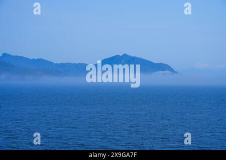 Blick auf den Tongass National Forest auf Kuiu Island in der Inside Passage des Südosten Alaskas im Pazifik, USA Stockfoto