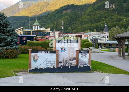 Willkommensschild in der historischen Grenzstadt Skagway, Alaska, im Klondike Gold Rush National Historic Park Stockfoto