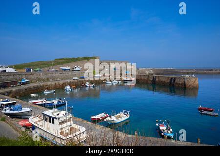 Bild des inneren Breye Harbour in Alderney, Kanalinseln Stockfoto