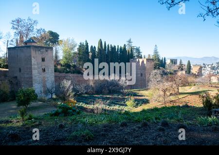 Panoramablick auf Granada, Spanien von der Festung Alhambra am schönen Nachmittag. Europäisches Reiseziel. Stockfoto