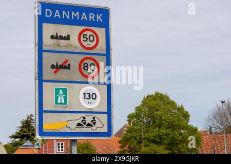 An der Grenze zu Dänemark und Schweden unterschreiben, dass es sich um eine Staatsgrenze handelt. Dänemark - 15. Mai 2024 Stockfoto