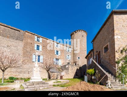 Das mittelalterliche Dorf Sainte-Eulalie-de-Cernon im Departement Aveyron in Frankreich Stockfoto