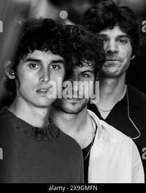 Ny. Mai 2024. Cole Preston, Dylan Minnette, Braeden Lemasters, Wallows auf der Bühne für NBC Today Show Concert Series with Wallows, Rockefeller Plaza, New York, New York, NY, 24. Mai, 2024. Quelle: Simon Lindenblatt/Everett Collection/Alamy Live News Stockfoto