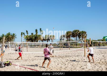 Miami Beach Florida, Beach Paddleball, Hispanic Latino Latino Latino Latino Latino Latinos, ethnische Ethnizität, Immigranten Minderheit Stockfoto