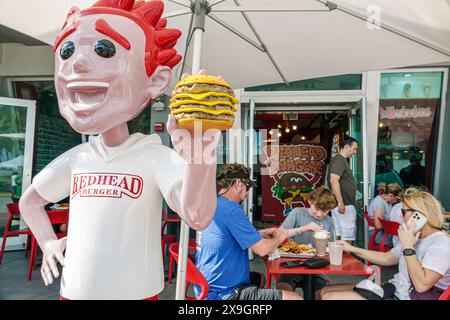 Miami Beach Florida, Lummus Park, Ocean Drive, Art Deco Wochenende, Feier Straßenmesse jährliche Veranstaltung, Redhead Burger Hamburger Restaurant Restaurants Dining Stockfoto