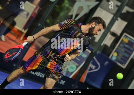 Hamburg, Hamburg, Deutschland. 31. Mai 2024. Riccardo SINICROPI (ITA) während der FIP RISE HAMBURG - Padel-Tennis in Hamburg (Credit Image: © Mathias Schulz/ZUMA Press Wire) NUR REDAKTIONELLE VERWENDUNG! Nicht für kommerzielle ZWECKE! Stockfoto