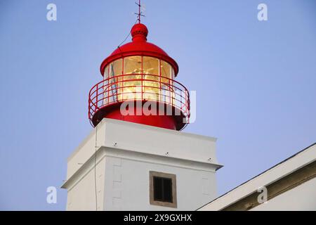 Laterne des Leuchtturms von Ponta do Pargo an der Westküste der Insel Madeira (Portugal) im Atlantik Stockfoto