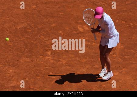 IgA Swiatek von Polen gegen Haddad während ihres Viertelfinalspiels der Frauen am 8. Tag der Mutua Madrid Open in La Caja Magica am 30. April 2024 in Madrid, Spanien mit: IgA Swiatek Wo: Madrid, Spanien Wann: 30 Apr 2024 Credit: Oscar Gonzalez/WENN Stockfoto