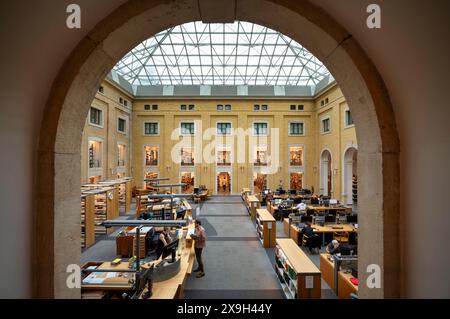 Innenansicht des Lesesaals, der Studenten, der Bibliotheca Albertina, der Universitätsbibliothek, Universität Alma Mater Lipsiensis, Leipzig, Sachsen Stockfoto