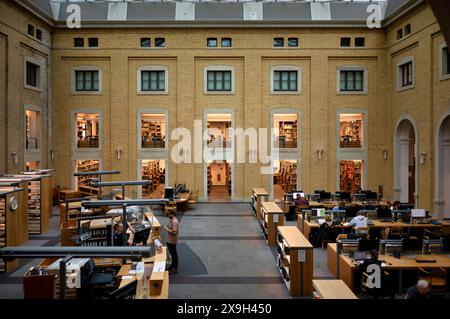 Innenansicht des Lesesaals, der Studenten, der Bibliotheca Albertina, der Universitätsbibliothek, Universität Alma Mater Lipsiensis, Leipzig, Sachsen Stockfoto