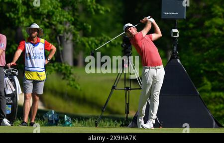 Toronto, Ontario, Kanada. 31. Mai 2024. Titelverteidiger NICK TAYLOR aus Kanada trifft seinen Abschlag während der zweiten Runde der RBC Canadian Open 2024 im Hamilton Golf and Country Club. Taylor beendete die Runde mit einer 71 ( 1), um den Schnitt zu verpassen. (Kreditbild: © Jeff Vogan/ZUMA Press Wire) NUR REDAKTIONELLE VERWENDUNG! Nicht für kommerzielle ZWECKE! Stockfoto
