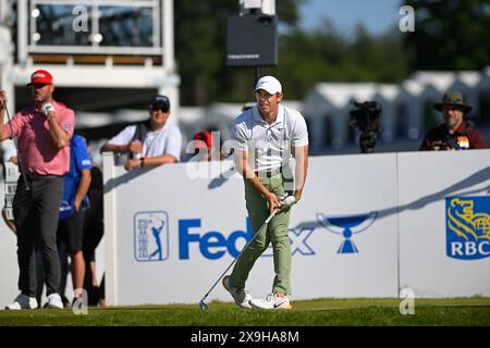Toronto, Ontario, Kanada. 31. Mai 2024. RORY MCILROY aus Nordirien reagiert, nachdem er seinen Abschlag in der zweiten Runde der RBC Canadian Open 2024 im Hamilton Golf and Country Club getroffen hat. McElroy beendete die Runde mit einer 72 (Credit Image: © Jeff Vogan/ZUMA Press Wire) REDAKTIONELLEN VERWENDUNG! Nicht für kommerzielle ZWECKE! Stockfoto