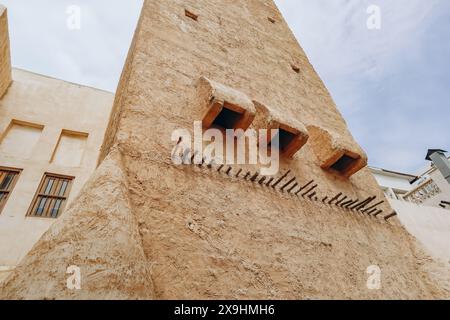 Altes befestigtes Gebäude am Souq Waqif in Doha, Katar Stockfoto