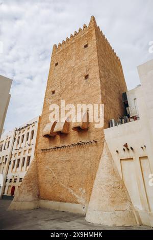 Altes befestigtes Gebäude am Souq Waqif in Doha, Katar Stockfoto