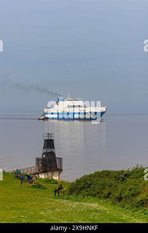 Der Fahrzeugträger Eurocargo Livomo fährt an einem ruhigen und ruhigen Tag nach Royal Portbury Stockfoto