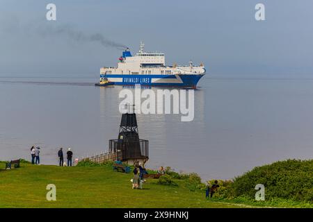 Der Fahrzeugträger Eurocargo Livomo fährt an einem ruhigen und ruhigen Tag nach Royal Portbury Stockfoto