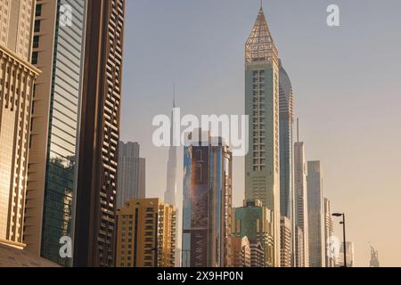 Dubai, VAE - 16. Januar 2024: Dubai Museum of the Future from sheikh zayed Road. Modernes futuristisches Museum nach dem Entwurf des Architekten Shaun Stockfoto