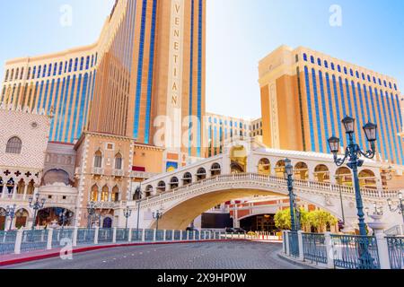 Las Vegas, Nevada - 13. April 2024: Blick Auf Die Fassade Des Venezianischen Kasinos Stockfoto