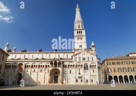 Modena, Italien - 16. August 2021: Kathedrale von Modena, Emilia-Romagna, Italien. Stockfoto