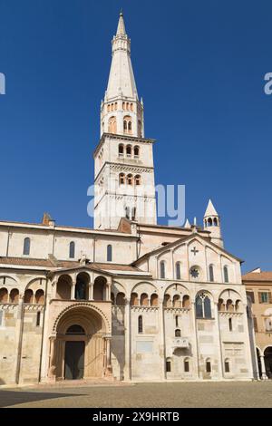 Turm der Ghirlandina in Modena, Emilia-Romagna, Italien. Stockfoto