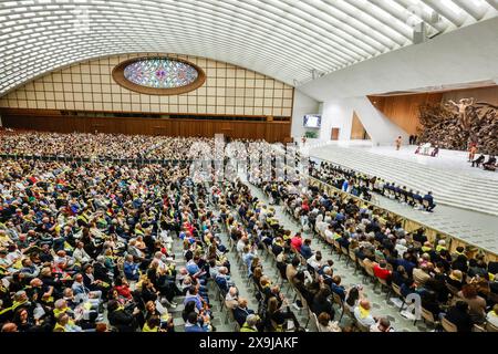 Vatikanstadt, Vatikan, 1. Juni 2024. Papst Franziskus trifft im Saal Paul VI. Die Mitglieder der italienischen Christlichen Arbeiterverbände (ACLI). Stockfoto