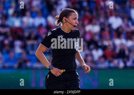 Oslo, Norwegen. 31. Mai 2024. Schiedsrichterin Stephanie Frappart war beim UEFA-Qualifikationsspiel zwischen Norwegen und Italien im Ullevaal Stadion in Oslo zu sehen. (Foto: Gonzales Photo/Alamy Live News Stockfoto