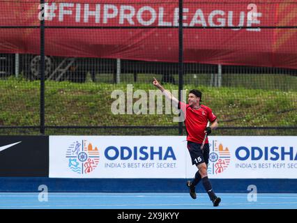 Der britische Phil Roper feiert das zweite Tor seiner Mannschaft während des Spiels der FIH Hockey Pro League in Lee Valley, London. Bilddatum: Samstag, 1. Juni 2024. Stockfoto