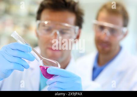 Forscher, biologisches Testlabor, Tecnalia Foundation, Technologie- und Forschungszentrum, San Sebastian Technologiepark, Donostia, Gipuzkoa, Baskenland, Spanien. Stockfoto