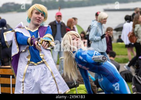 Japan-Tag in Düsseldorf vom 01.06. - 02.06.24 Cosplayer auf der Rheinuferwiese. Foto: Kirchner-Media/TH *** Japan Day in Düsseldorf vom 01 06 02 06 24 Cosplayer bei der Rheinuferschen Photo Kirchner Media TH Copyright: Kirchner-Media Stockfoto