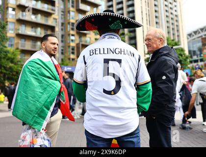 London, Großbritannien. Juni 2024. Die Fans von Real Madrid treffen sich vor dem Stadion während des Endspiels der UEFA Champions League im Londoner Wembley Stadium. Der Bildnachweis sollte lauten: David Klein/Sportimage Credit: Sportimage Ltd/Alamy Live News Stockfoto