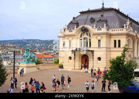 Budapest, Ungarn, 21-05-24 . Das Budapest Torteneti Museum befindet sich auf dem Burgberg und ist für die Öffentlichkeit zugänglich. Es ist ein sehr beliebter Ort für einen Besuch Stockfoto