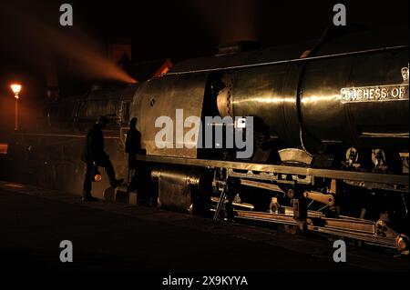'Duchess of Sutherland' und '73129' bei Swanwick Junction. Stockfoto