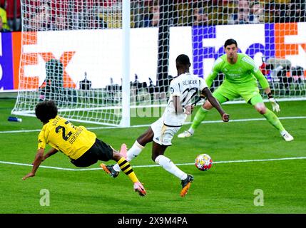 Borussia Dortmunds Karim Adeyemi versucht im Finale der UEFA Champions League im Londoner Wembley Stadium einen Torschuss. Bilddatum: Samstag, 1. Juni 2024. Stockfoto