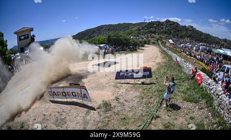 Alghero, Italien. Juni 2024. Der Fahrer Sebastien Ogier Und Co-Fahrer Vincent Landais Vom Team Toyota Gazoo Racing Wrt, Toyota Gr Yaris Rally1 Hybrid, Credit: Independent Photo Agency/Alamy Live News Stockfoto