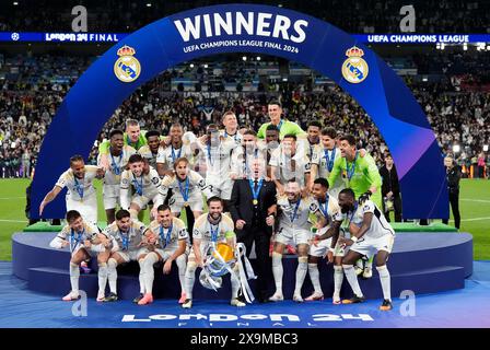 Nacho Fernandez von Real Madrid feiert den Sieg im Finale der UEFA Champions League im Londoner Wembley Stadium. Bilddatum: Samstag, 1. Juni 2024. Stockfoto