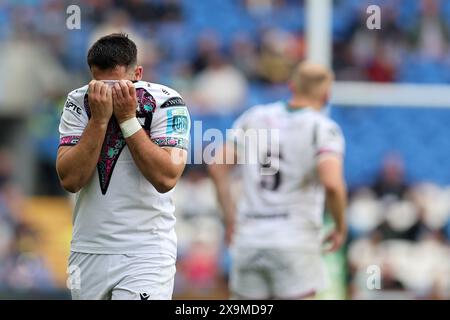 Cardiff, Großbritannien. Juni 2024. Owen Watkin von den Ospreys reagiert. United Rugby Championship, Cardiff Rugby gegen Ospreys, Urteilstag im Cardiff City Stadium in Cardiff, Südwales am Samstag, 1. Juni 2024. bild von Andrew Orchard/Alamy Live News Stockfoto