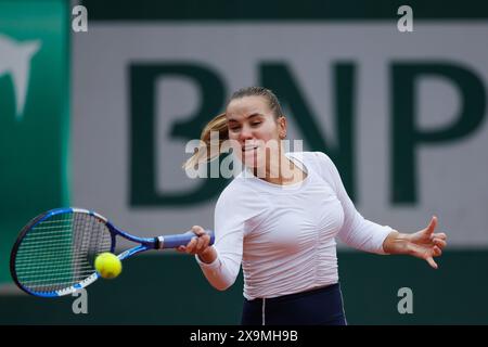 Roland Garros, 1. Juni 2024: Sofia Kenin (USA) und Bethanie Mattek Sands (USA) spielen bei den French Open 2024 Doppel. Corleve/Mark Peterson Stockfoto