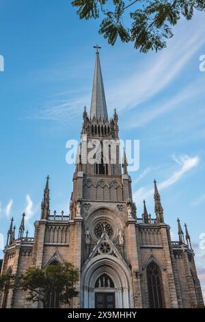 Nahaufnahme der Kathedrale São Pedro de Alcântara in Petropolis RJ Brasilien. Mai 2024. Stockfoto