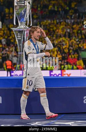 London, Großbritannien. Juni 2024. Luka Modric (10) von Real Madrid im Finale der UEFA Champions League 2024 zwischen Borussia Dortmund und Real Madrid in Wembley in London. (Foto: Gonzales Photo/Alamy Live News Stockfoto