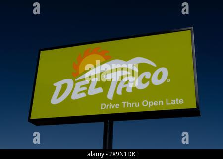 ALBUQUERQUE, NM, USA - 19. MAI 2024: Außenansicht des mexikanischen Restaurants del Taco und Markenlogo. Stockfoto